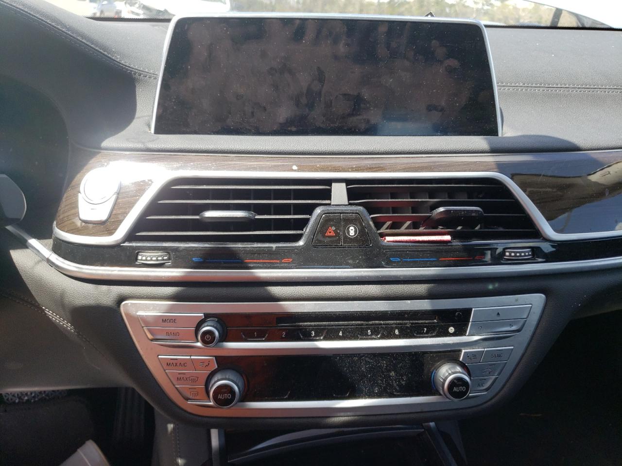 Photo 9 from auction – 2020 BMW 740 I with VIN WBA7T2C05LCE39372