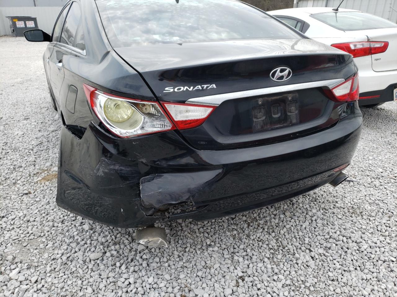 Photo 9 from auction – 2011 HYUNDAI SONATA SE with VIN 5NPEC4AC4BH298720