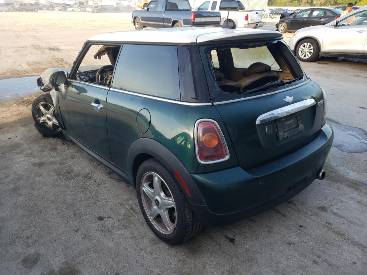 Photo 3 from auction – 2007 MINI COOPER with VIN WMWMF33587TL68263