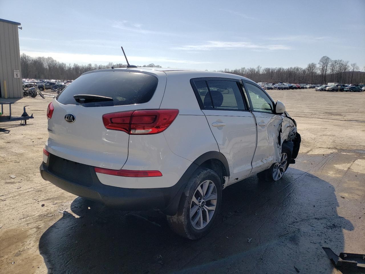 Photo 4 from auction – 2016 KIA SPORTAGE L with VIN KNDPBCAC2G7849504