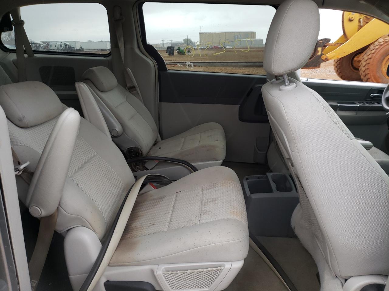 Photo 6 from auction – 2010 CHRYSLER TOWN & COU with VIN 2A4RR4DE1AR178236