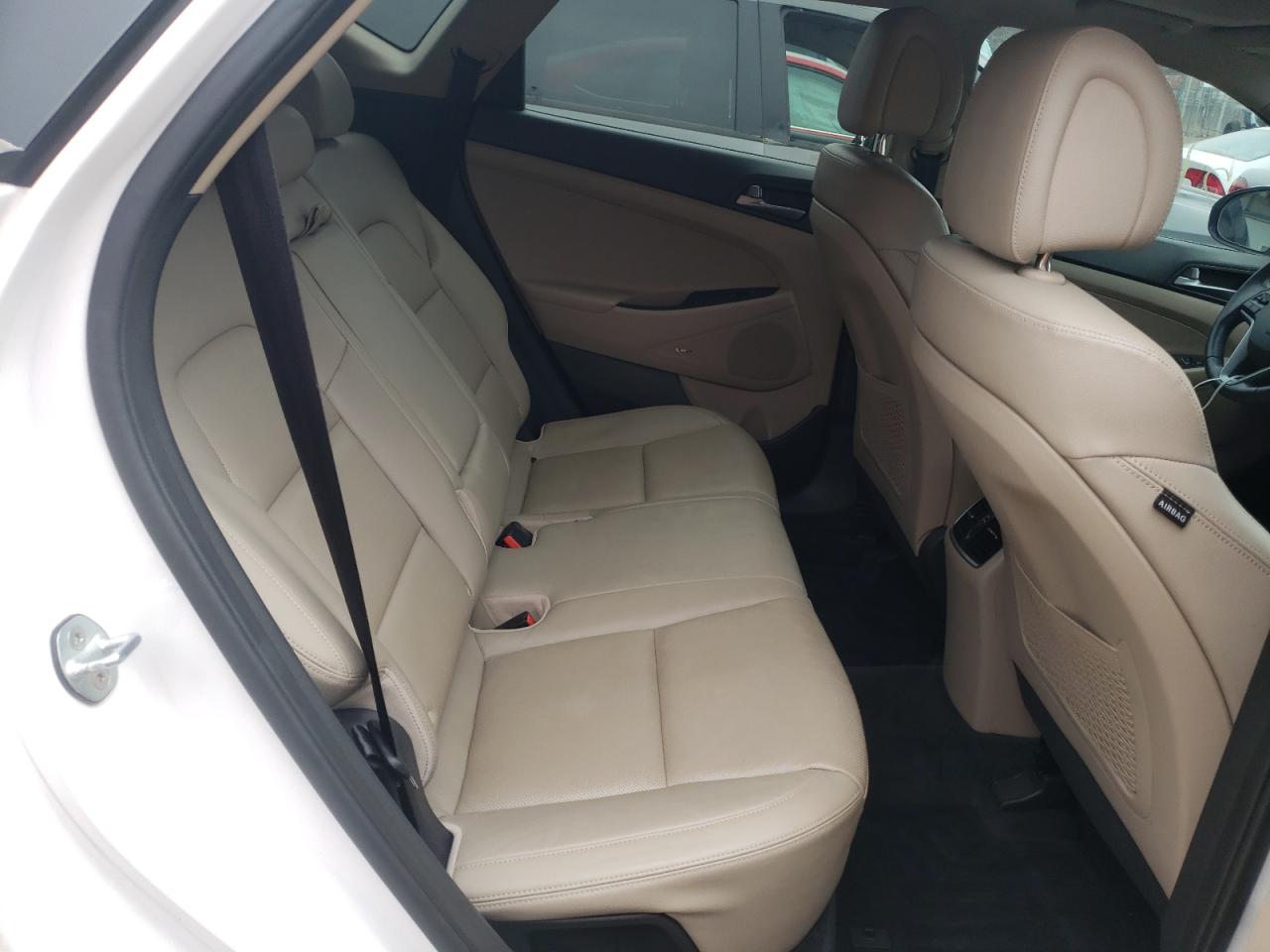 Photo 6 from auction – 2017 HYUNDAI TUCSON LIM with VIN KM8J3CA21HU347804