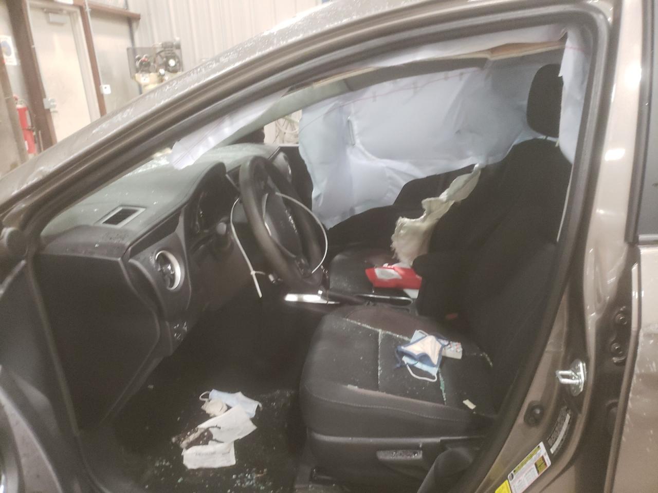 Photo 5 from auction – 2017 TOYOTA COROLLA L with VIN 2T1BURHE5HC890384
