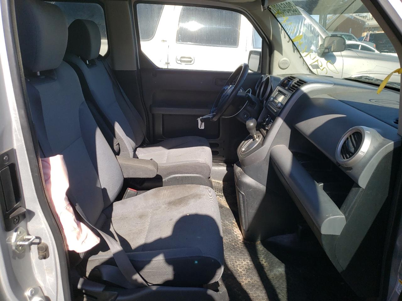 Photo 5 from auction – 2008 HONDA ELEMENT EX with VIN 5J6YH18708L002287
