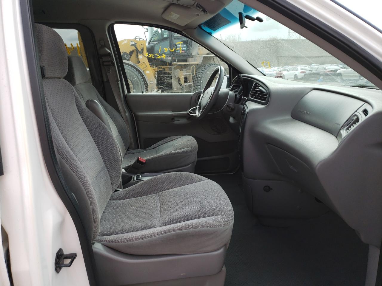 Photo 5 from auction – 2000 FORD WINDSTAR with VIN 2FMZA5247YBB34902
