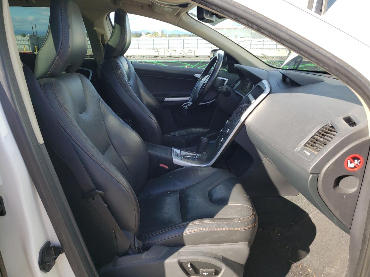 Photo 5 from auction – 2010 VOLVO XC60 3.2 with VIN YV4960DL8A2119234