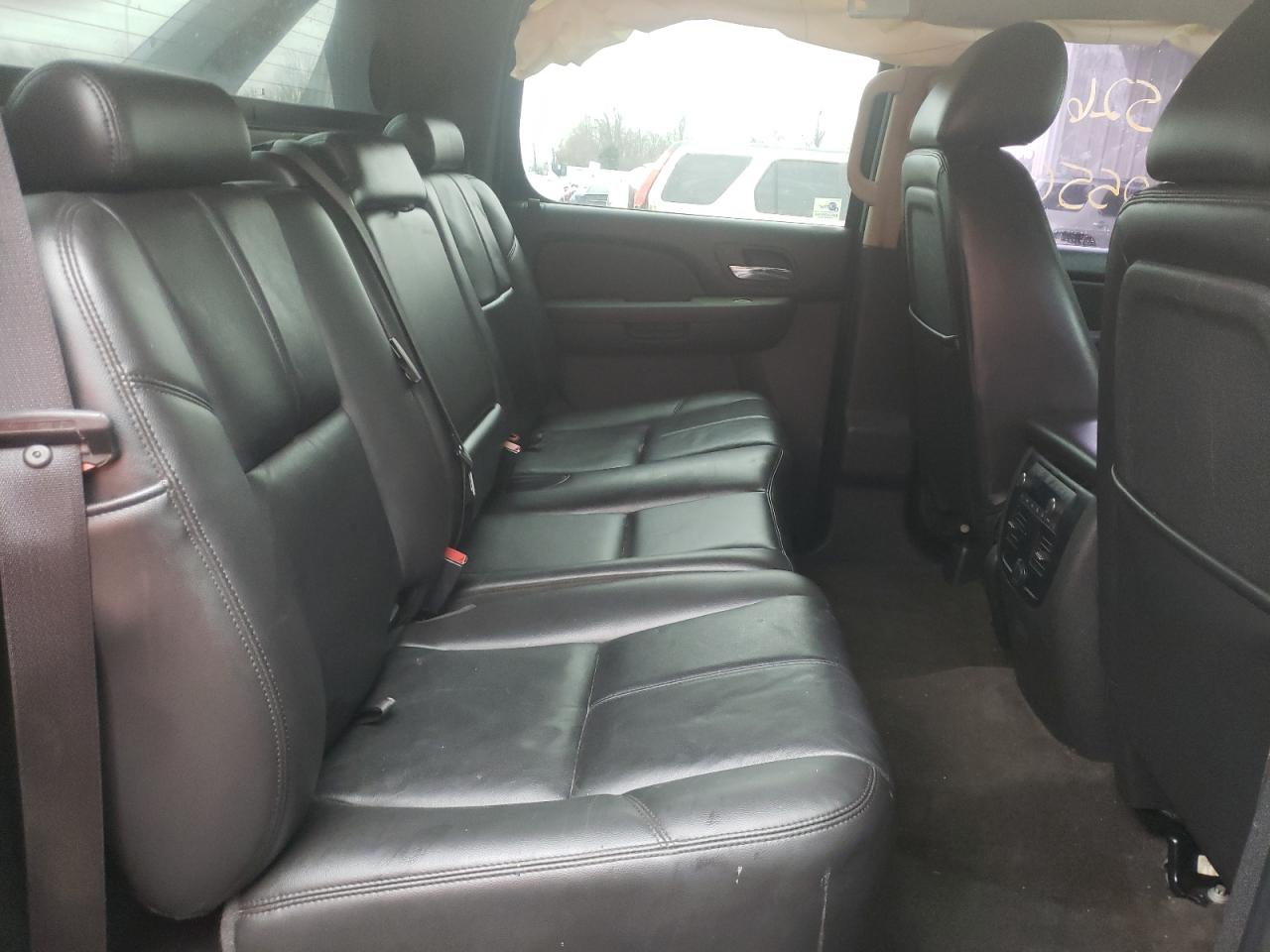Photo 6 from auction – 2010 CHEVROLET AVALANCHE with VIN 3GNVKFE00AG249429