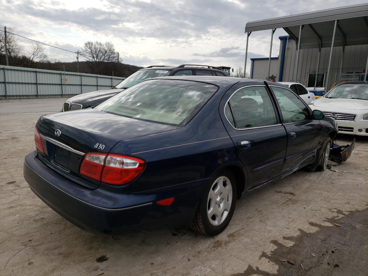 Photo 4 from auction – 2001 INFINITI I30 with VIN JNKCA31A61T031030