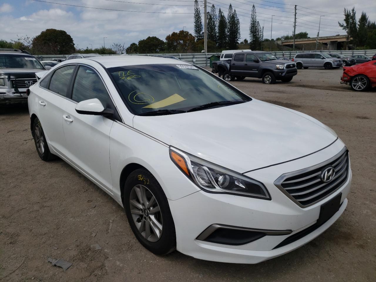 Photo 1 from auction – 2016 HYUNDAI SONATA SE with VIN 5NPE24AF5GH343703