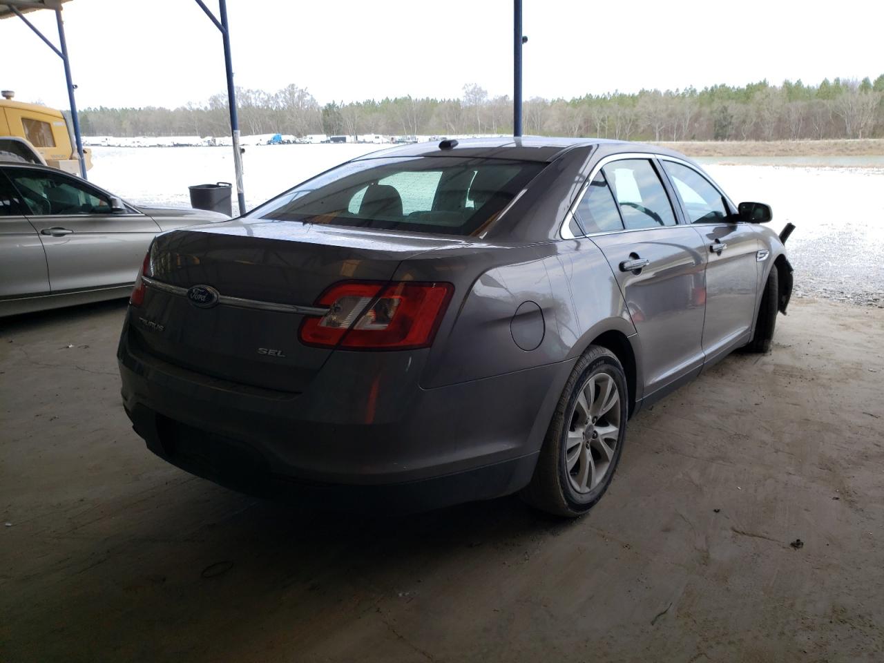 Photo 4 from auction – 2011 FORD TAURUS SEL with VIN 1FAHP2EW4BG186391