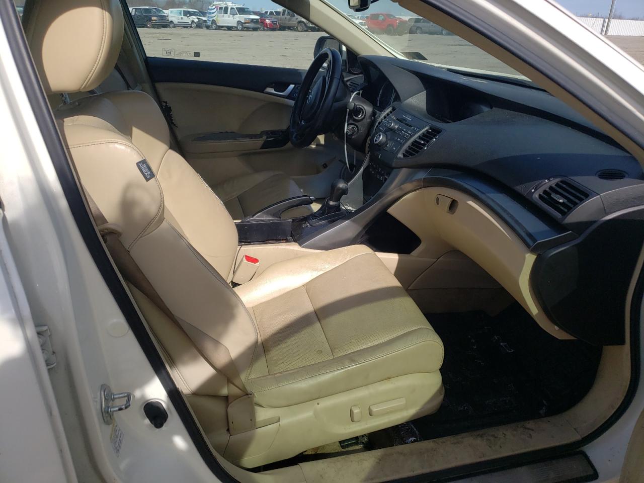 Photo 5 from auction – 2011 ACURA TSX with VIN JH4CU2F67BC010193