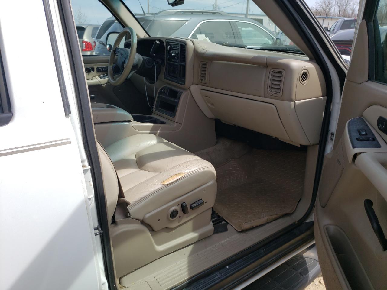 Photo 5 from auction – 2003 GMC YUKON with VIN 1GKFK16Z03J146952