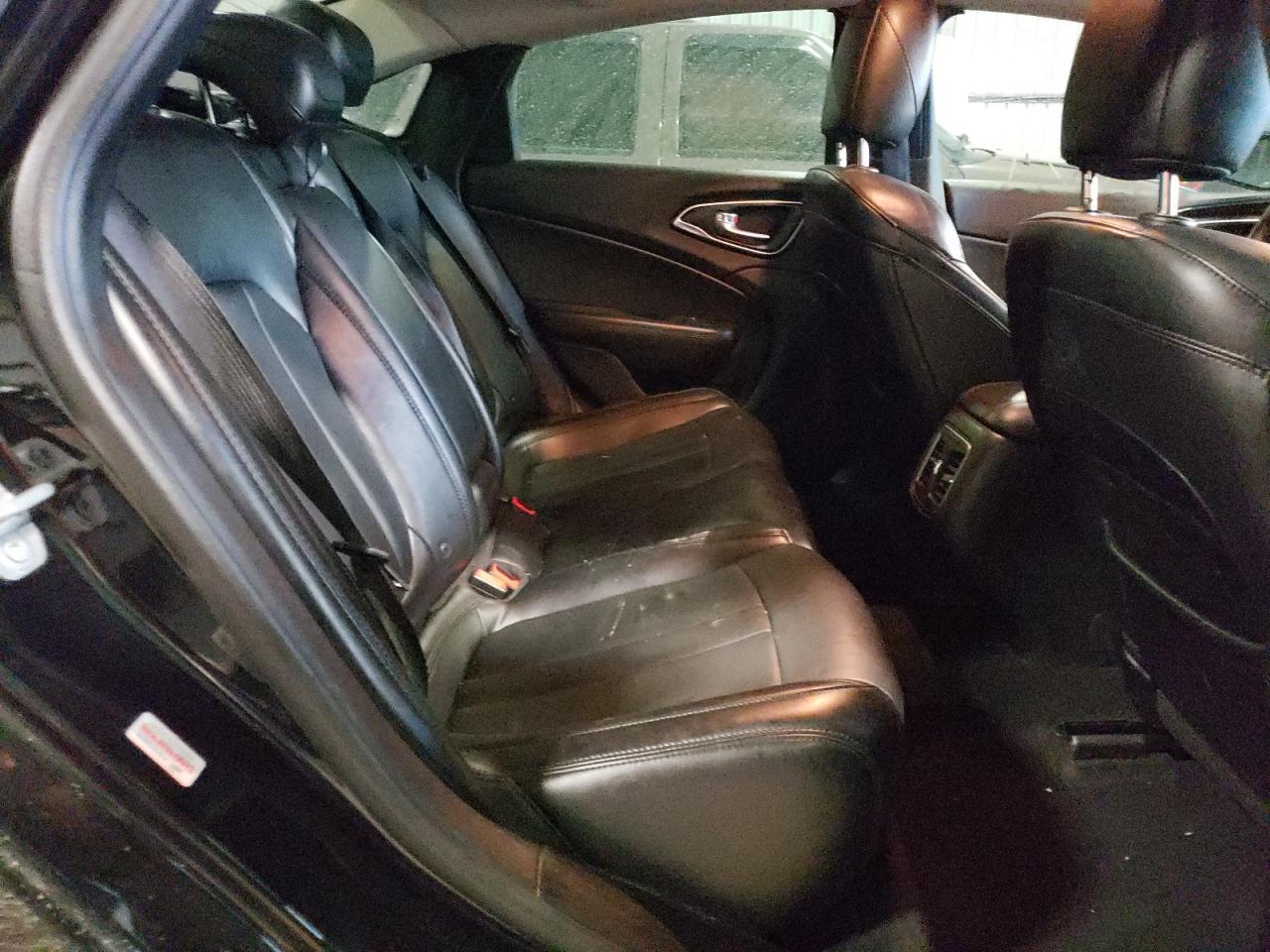 Photo 6 from auction – 2016 CHRYSLER 200 C with VIN 1C3CCCCB0GN172243