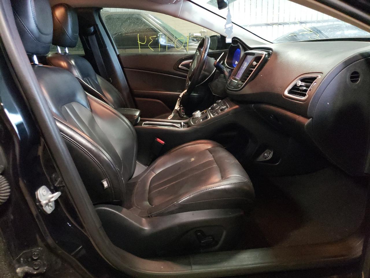 Photo 5 from auction – 2016 CHRYSLER 200 C with VIN 1C3CCCCB0GN172243