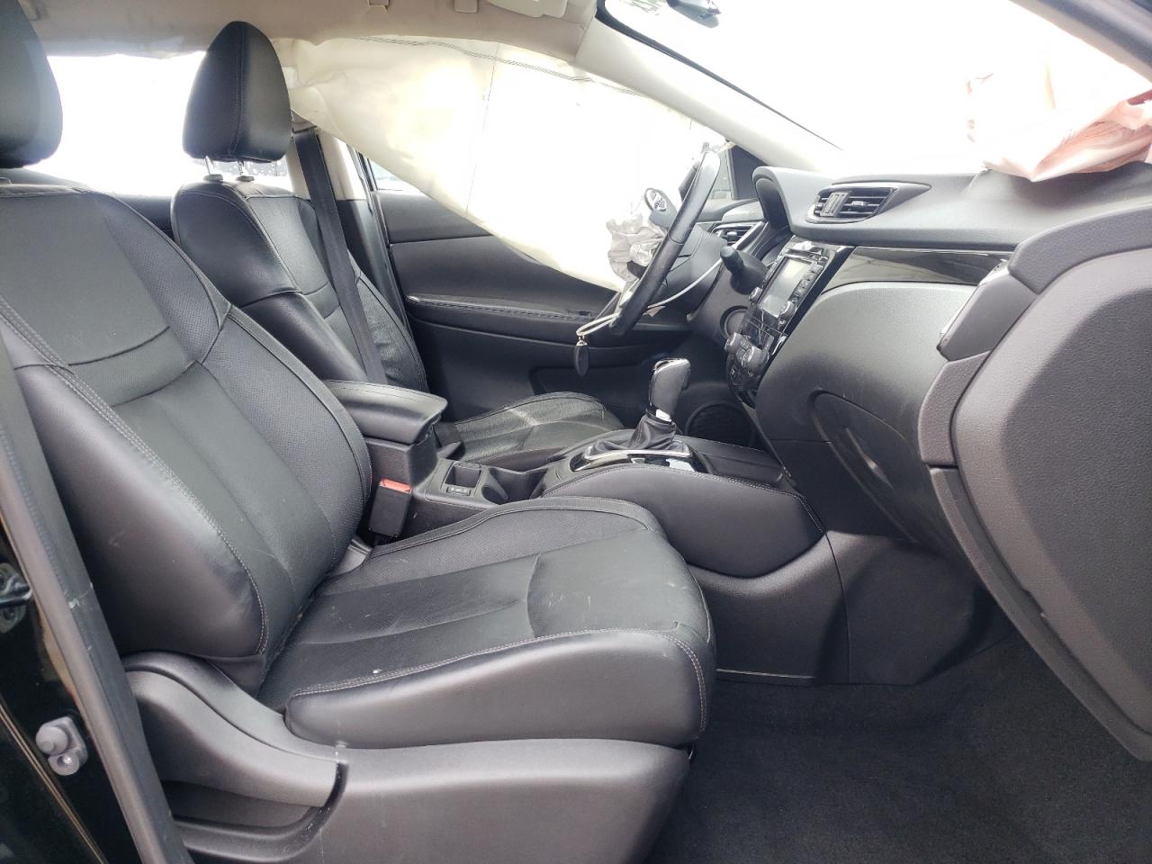 Photo 5 from auction – 2017 NISSAN ROGUE with VIN JN1BJ1CR0HW108992