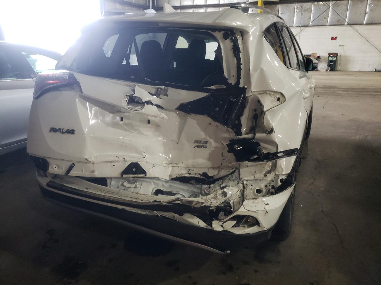 Photo 9 from auction – 2018 TOYOTA RAV4 ADVEN with VIN JTMRFREV1JJ201464