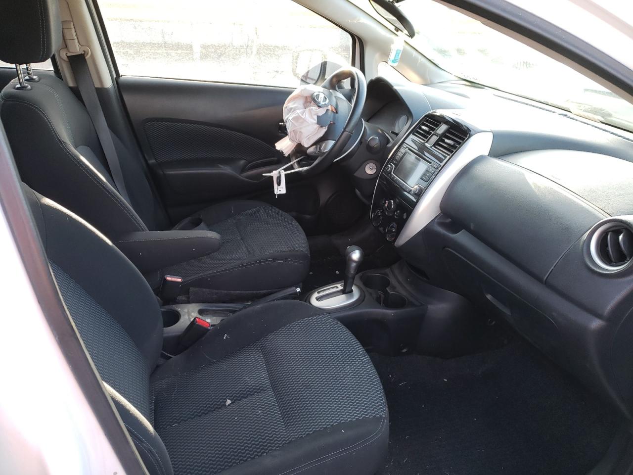 Photo 5 from auction – 2015 NISSAN VERSA NOTE with VIN 3N1CE2CP9FL433642