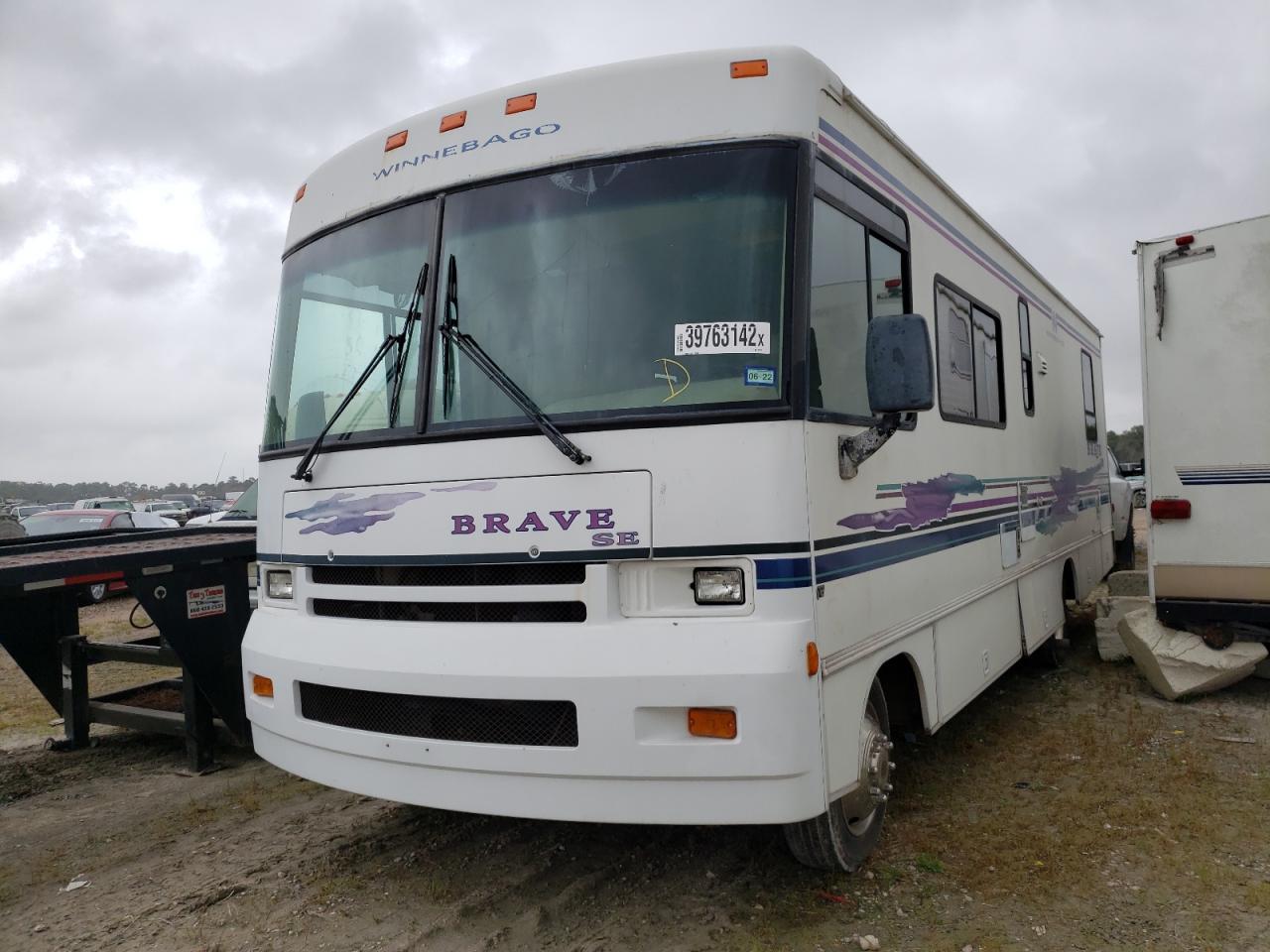Photo 2 from auction – 1999 FORD F550 SUPER with VIN 3FCLF53S2XJA01214