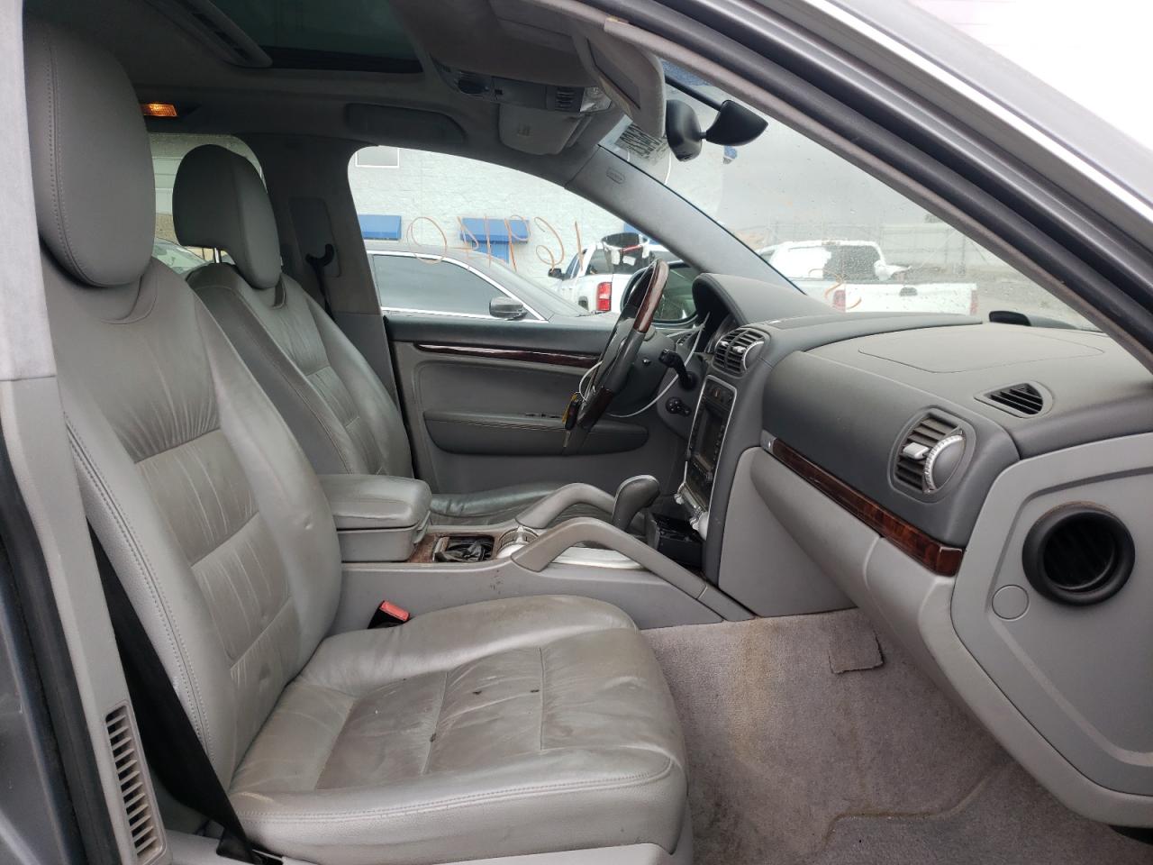 Photo 5 from auction – 2004 PORSCHE CAYENNE TU with VIN WP1AC29P64LA93830