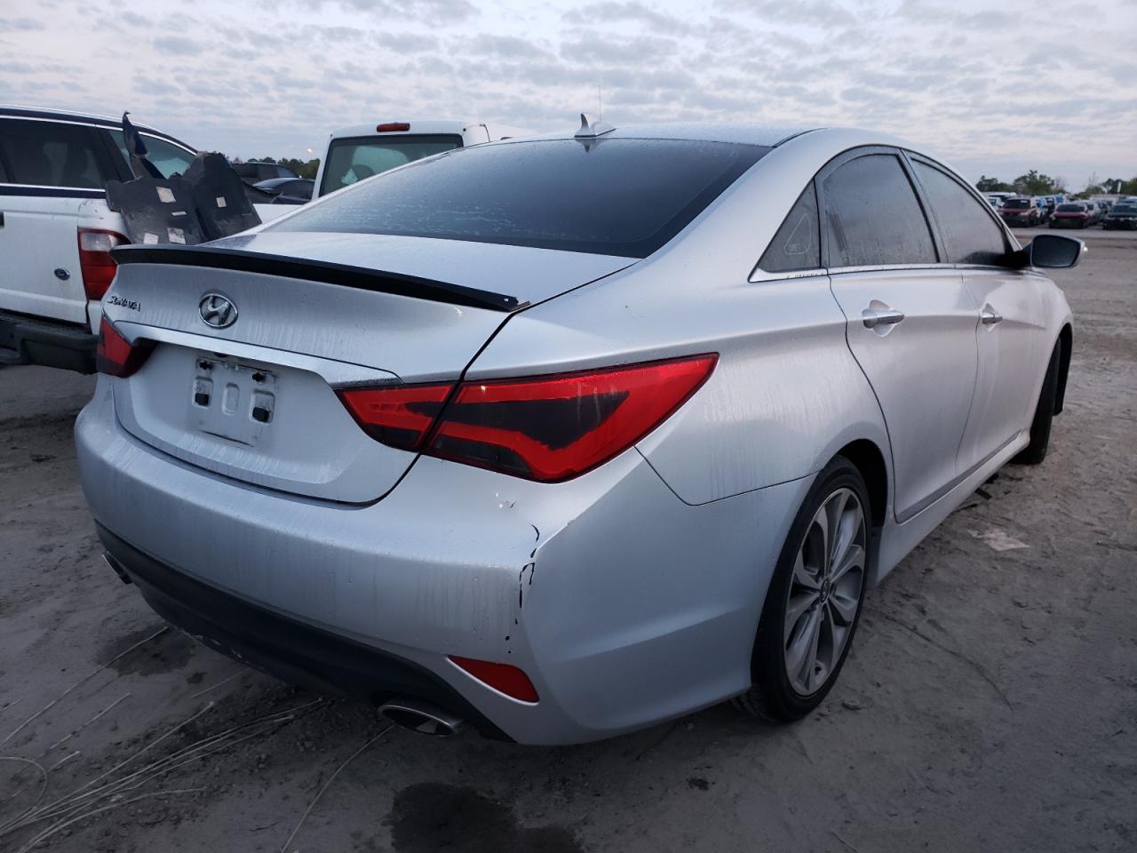 Photo 4 from auction – 2014 HYUNDAI SONATA SE with VIN 5NPEC4AC1EH814164