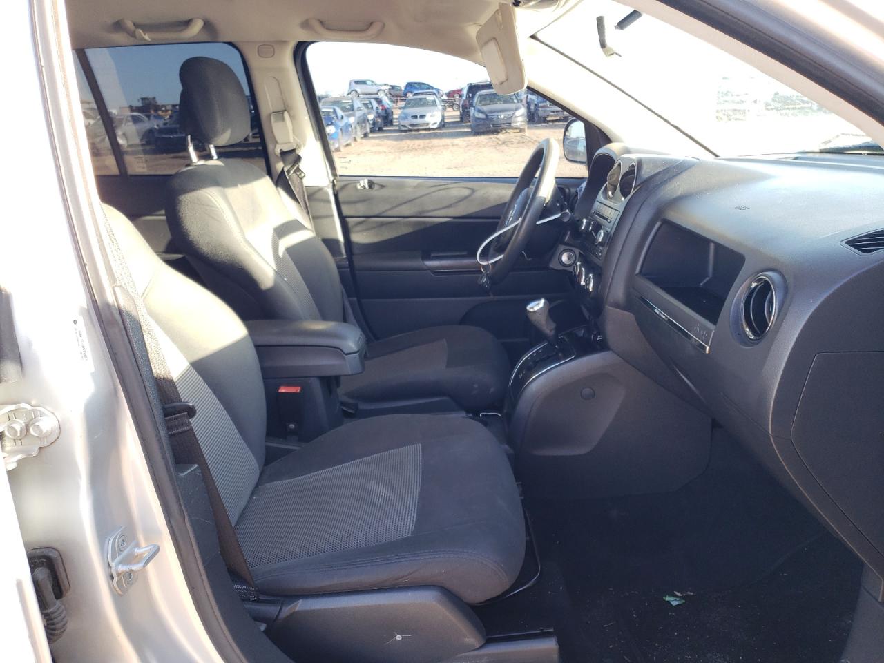 Photo 5 from auction – 2011 JEEP COMPASS SP with VIN 1J4NT1FA5BD215821