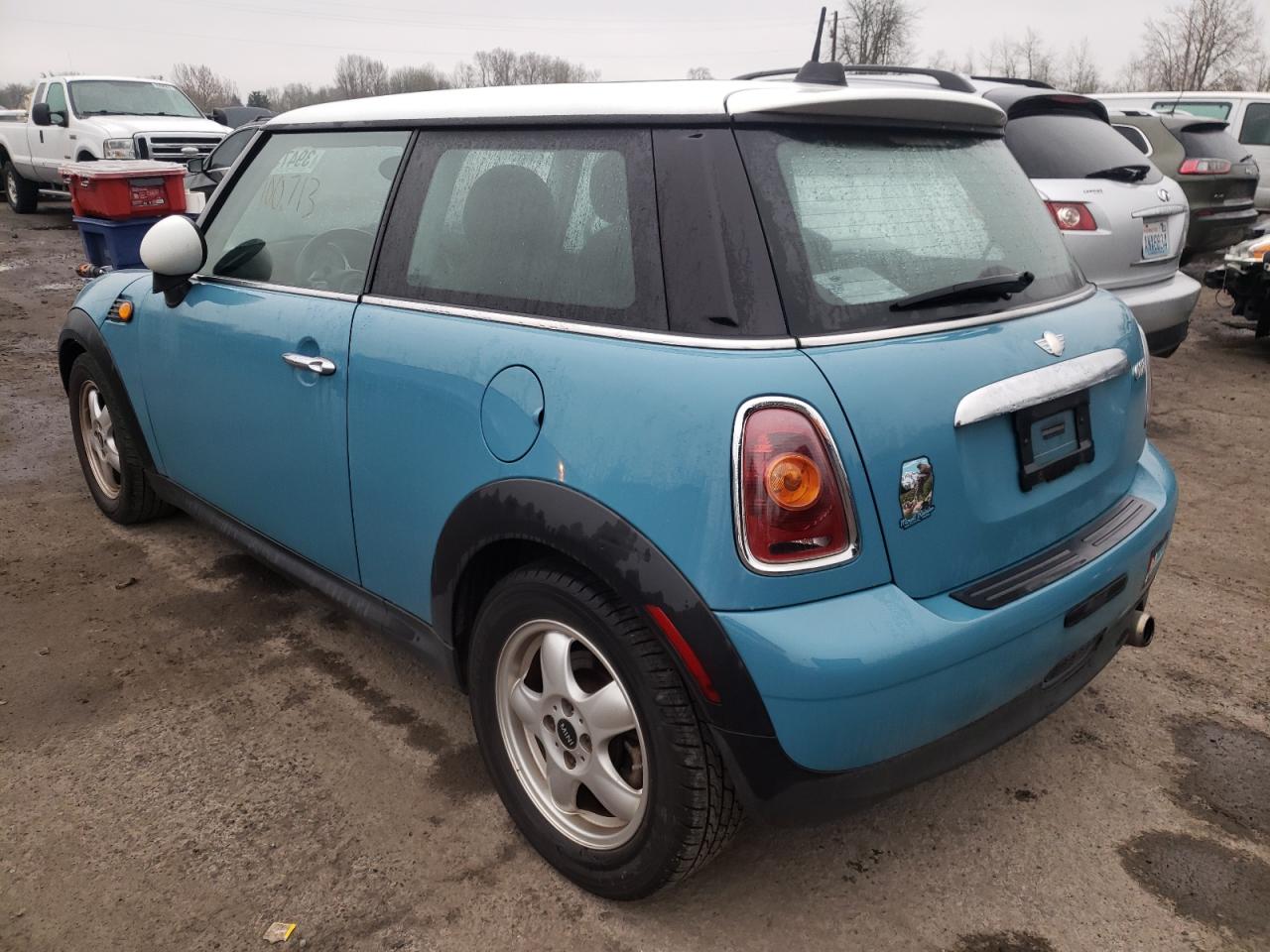 Photo 3 from auction – 2007 MINI COOPER with VIN WMWMF335X7TT58267