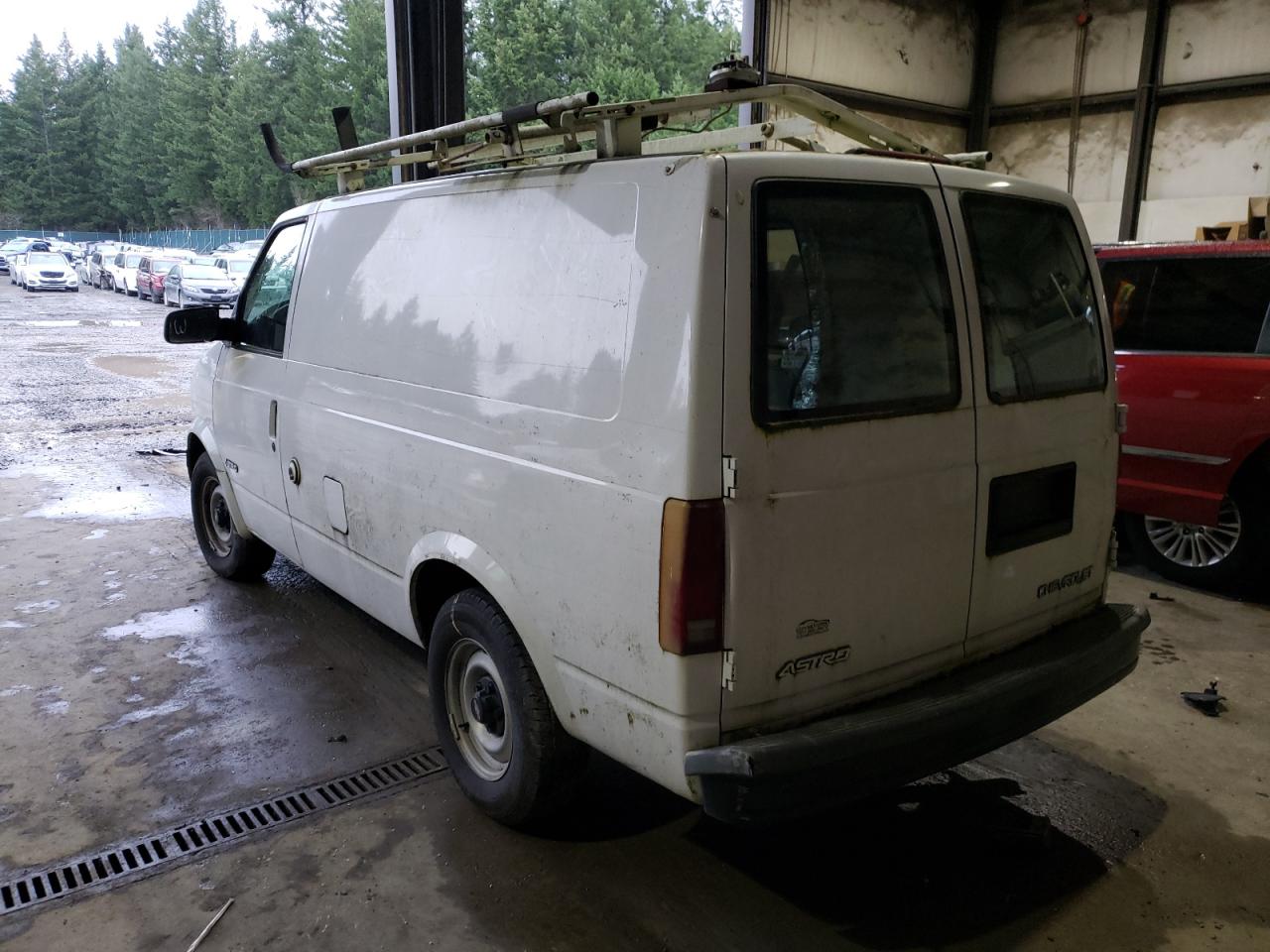 Photo 3 from auction – 2000 CHEVROLET ASTRO with VIN 1GCDM19W7YB162923