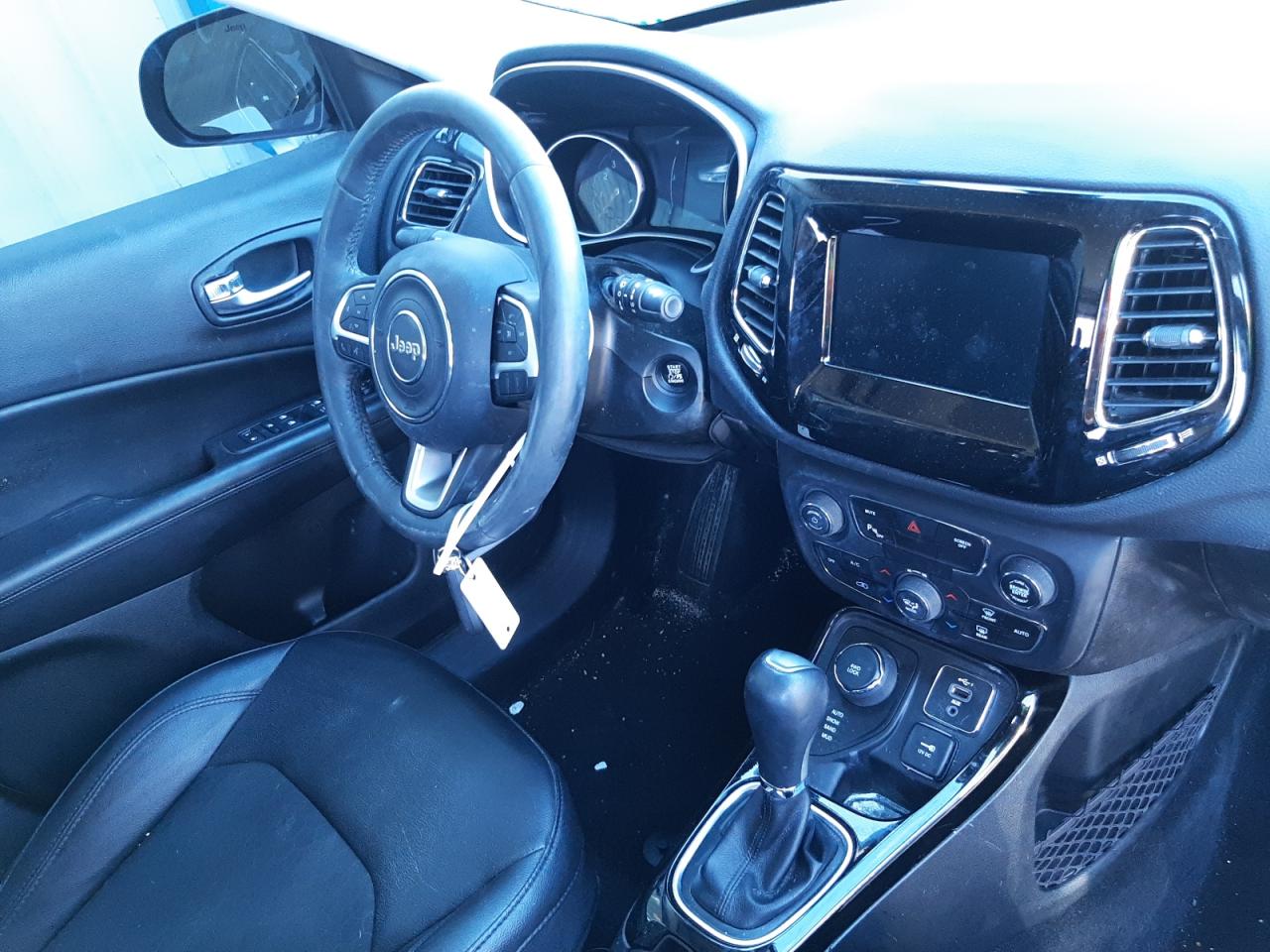 Photo 9 from auction – 2019 JEEP COMPASS LA with VIN 3C4NJDBB0KT745054