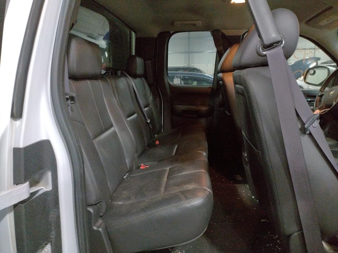 Photo 6 from auction – 2011 CHEVROLET SILVERADO with VIN 1GCRKTE38BZ218059