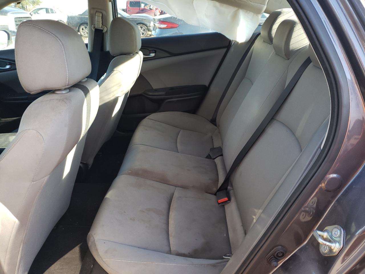 Photo 6 from auction – 2016 HONDA CIVIC LX with VIN 19XFC2F58GE094940