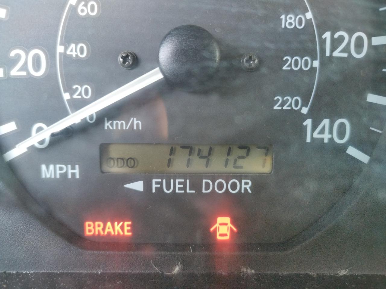 Photo 8 from auction – 2000 TOYOTA CAMRY CE with VIN JT2BG22K1Y0434107