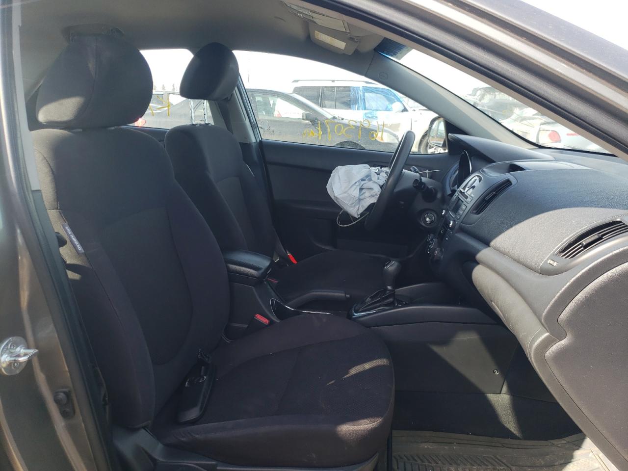 Photo 5 from auction – 2011 KIA FORTE LX with VIN KNAFT4A26B5409535