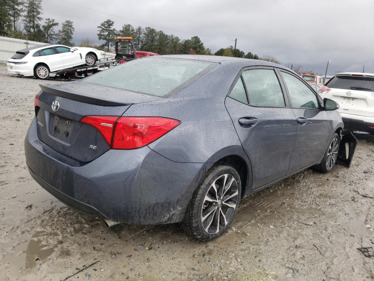 Photo 4 from auction – 2018 TOYOTA COROLLA SE with VIN 5YFBURHE3JP816404