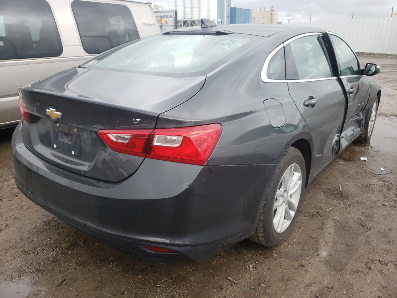 Photo 4 from auction – 2018 CHEVROLET MALIBU LT with VIN 1G1ZD5ST5JF255038