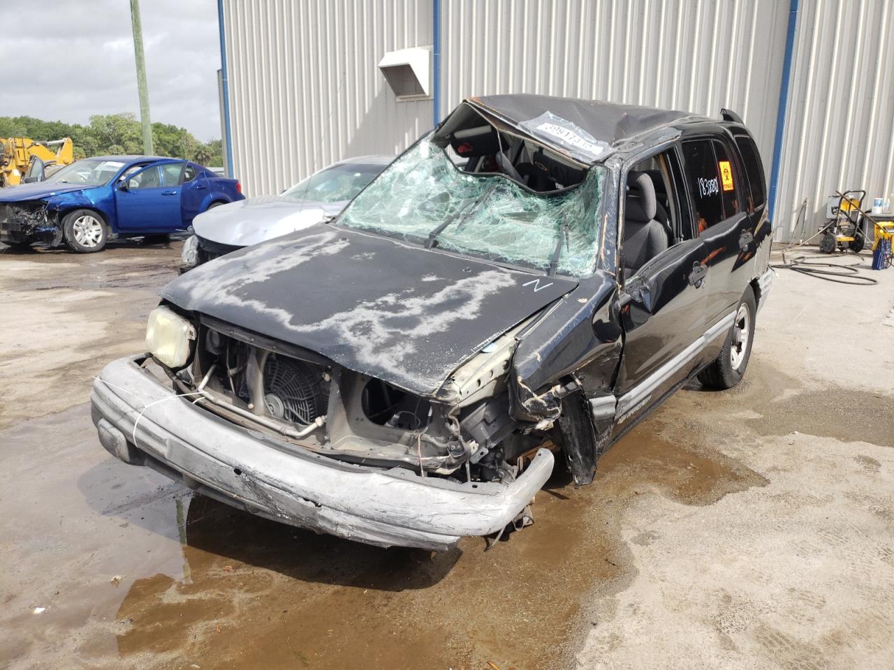 Photo 2 from auction – 2003 CHEVROLET TRACKER with VIN 2CNBE13C736953186