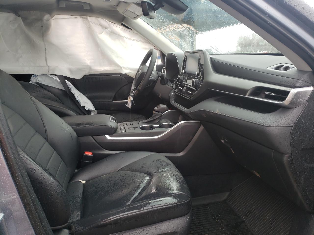 Photo 5 from auction – 2021 TOYOTA HIGHLANDER with VIN 5TDHZRBHXMS144206