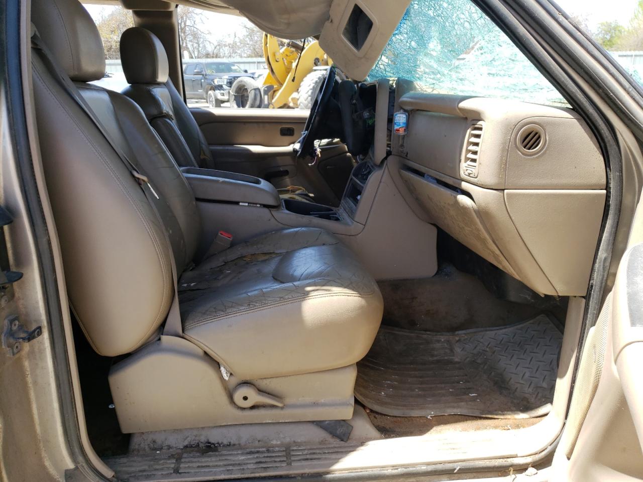 Photo 5 from auction – 2003 CHEVROLET SILVERADO with VIN 1GCEK19T83E126052