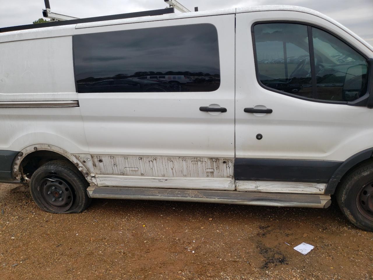 Photo 9 from auction – 2018 FORD TRANSIT T- with VIN 1FTYR1YM7JKA65097