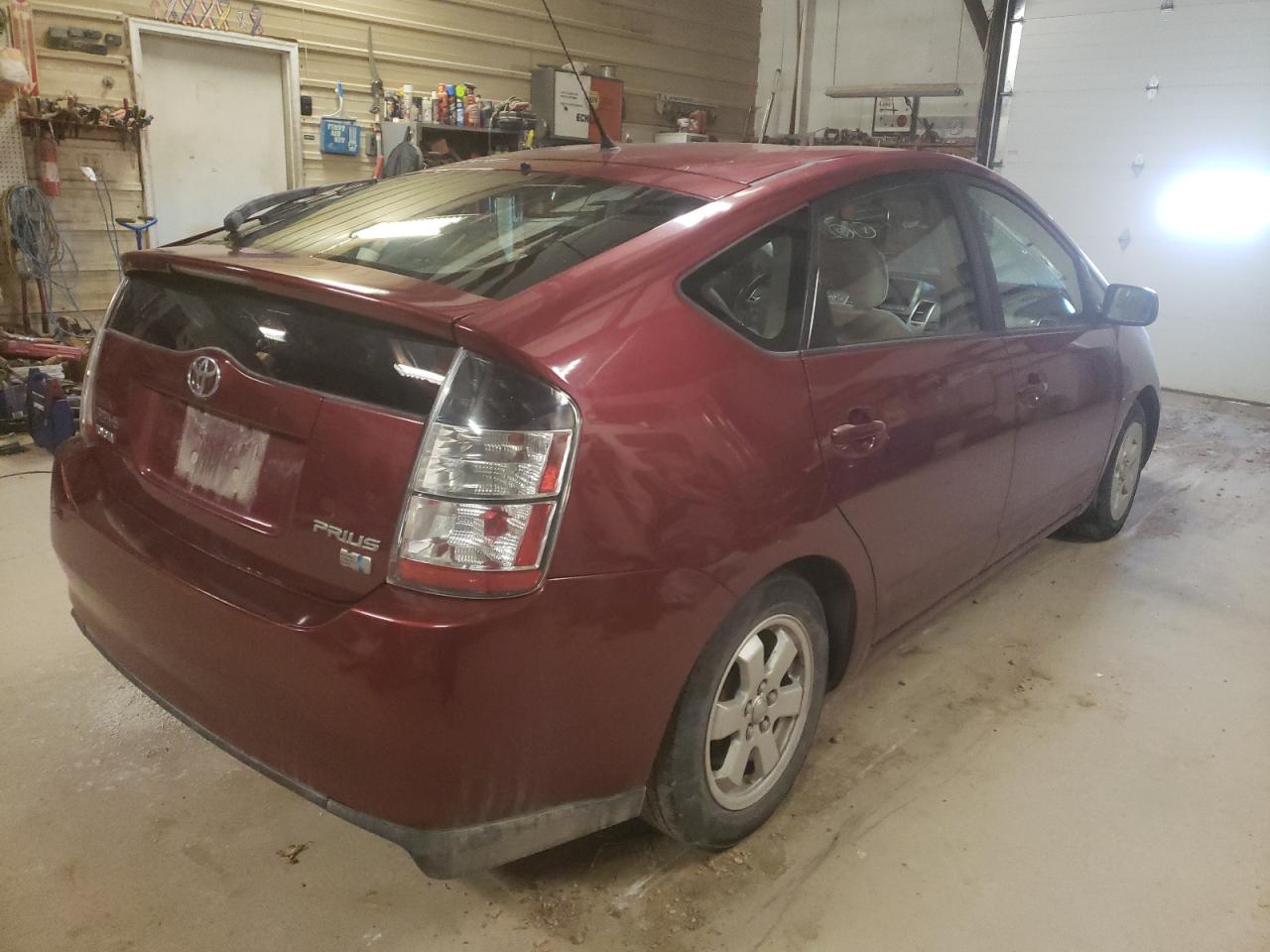 Photo 4 from auction – 2004 TOYOTA PRIUS with VIN JTDKB20U540107942