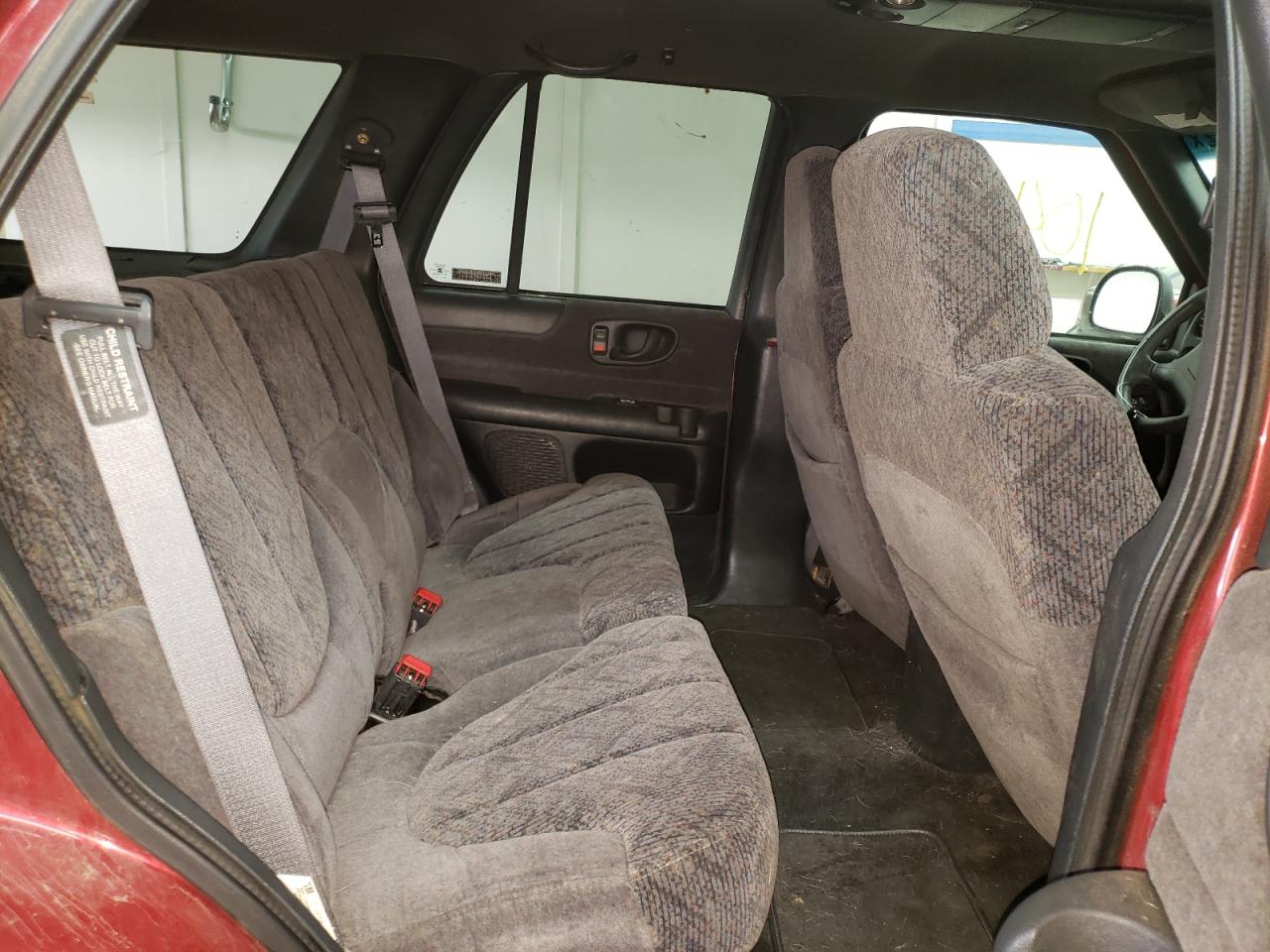 Photo 6 from auction – 1998 GMC JIMMY with VIN 1GKDT13W4W2522792