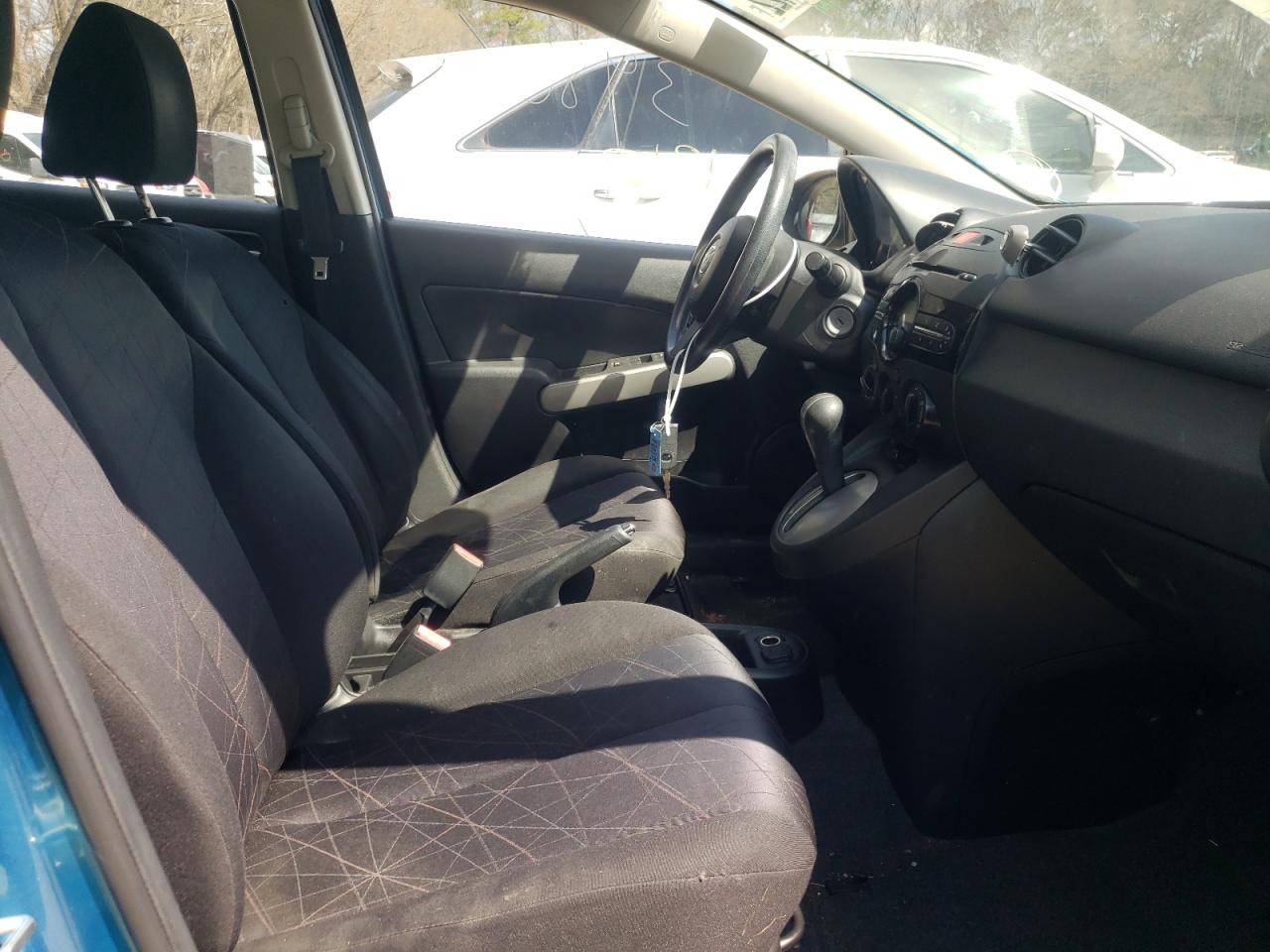 Photo 5 from auction – 2012 MAZDA MAZDA2 with VIN JM1DE1KY7C0149795