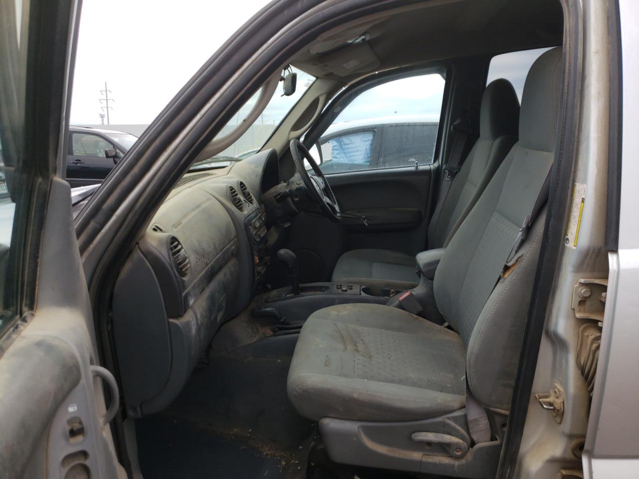 Photo 5 from auction – 2005 JEEP LIBERTY SP with VIN 1J4GL48K65W568917