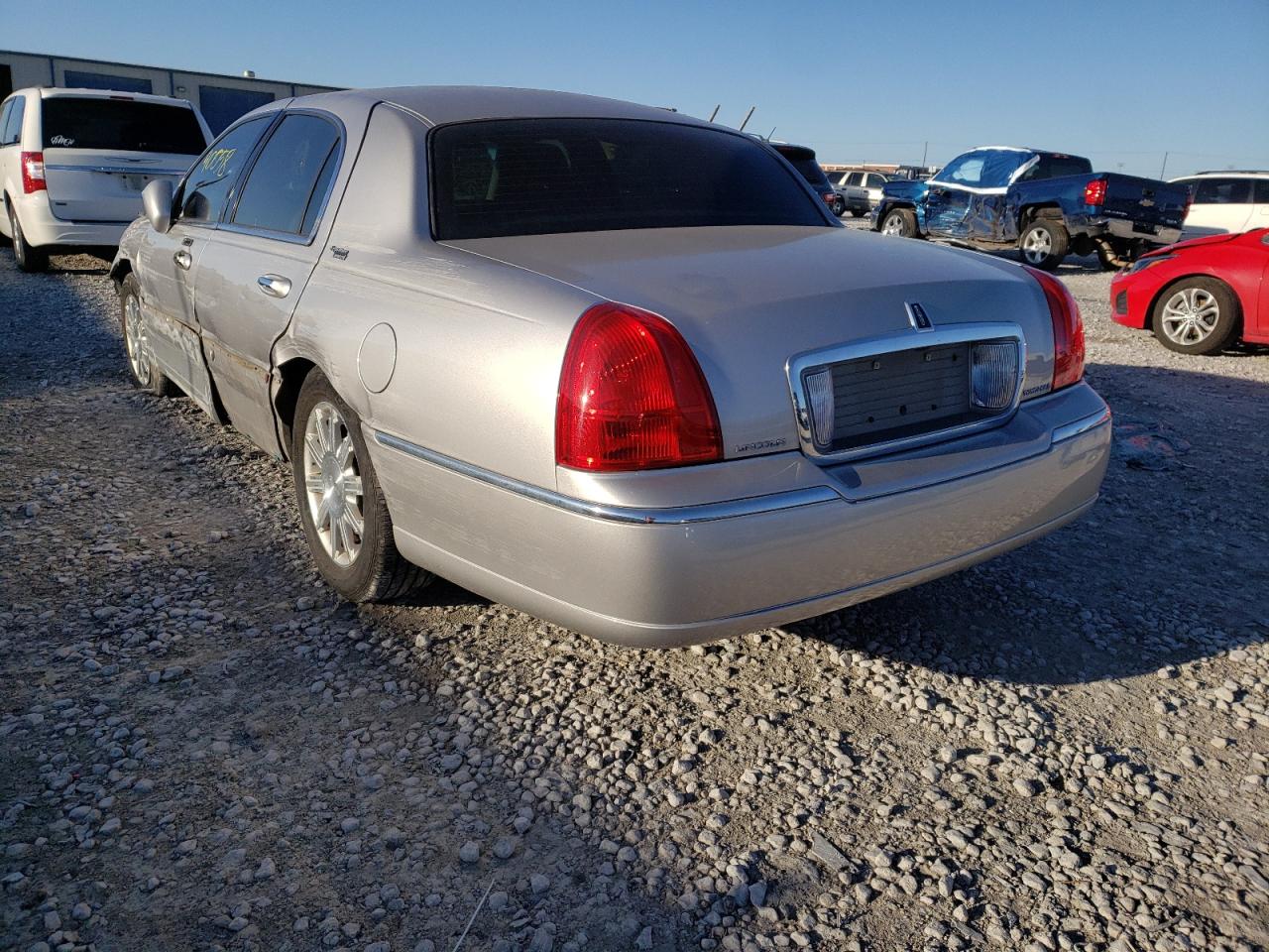 Photo 3 from auction – 2011 LINCOLN TOWN CAR S with VIN 2LNBL8CV9BX752480
