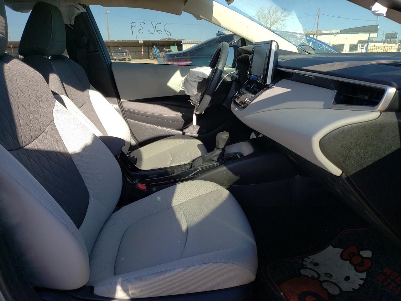 Photo 5 from auction – 2021 TOYOTA COROLLA LE with VIN 5YFEPMAE8MP174512