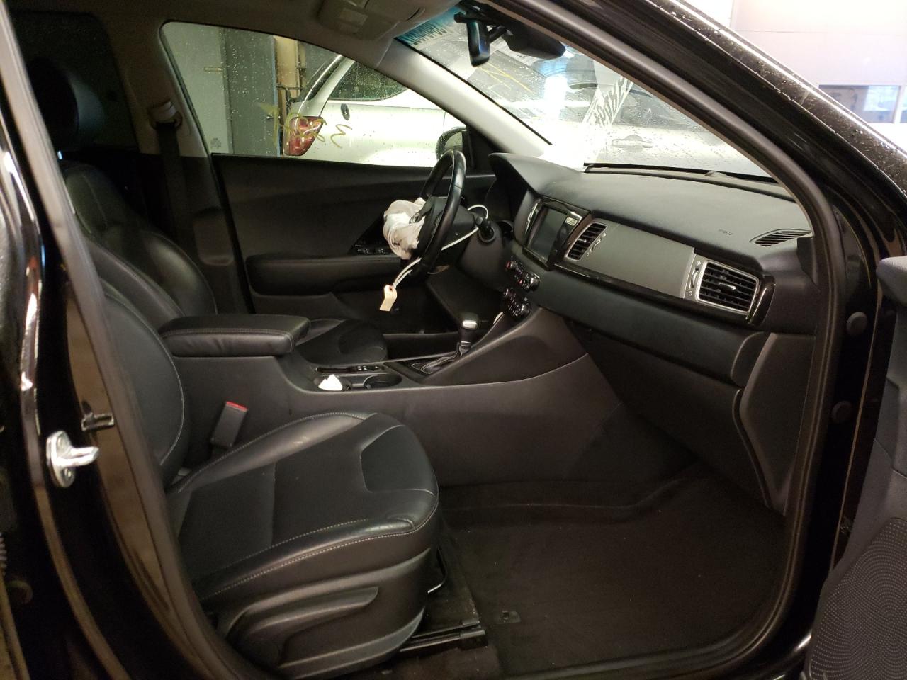 Photo 5 from auction – 2019 KIA NIRO TOURI with VIN KNDCE3LC7K5243235