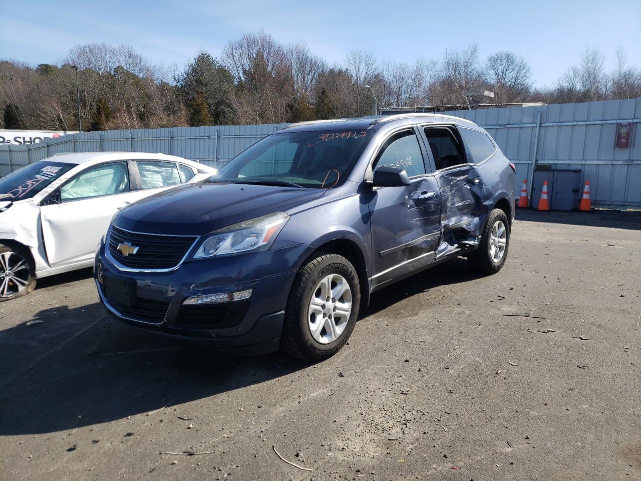 Photo 2 from auction – 2013 CHEVROLET TRAVERSE L with VIN 1GNKVFED9DJ233231
