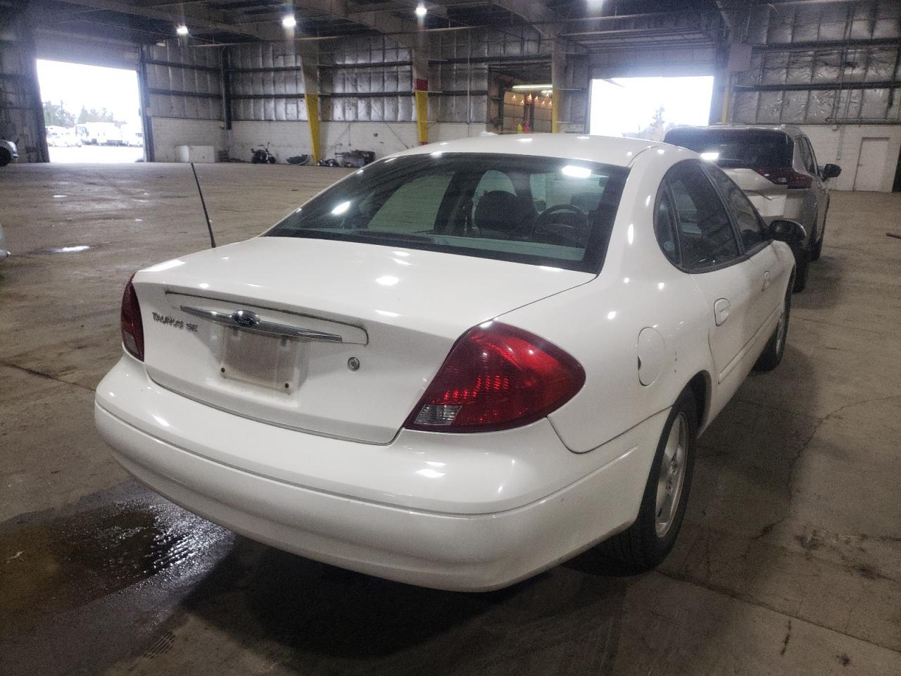 Photo 4 from auction – 2002 FORD TAURUS with VIN 1FAFP53U22G165744