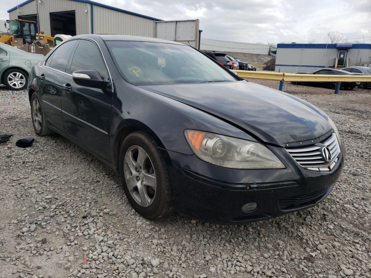 ACURA RL 2005 with VIN JH4KB16565C017367 - Photo from auction