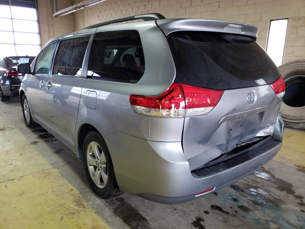 Photo 3 from auction – 2011 TOYOTA SIENNA LE with VIN 5TDKK3DC3BS002687