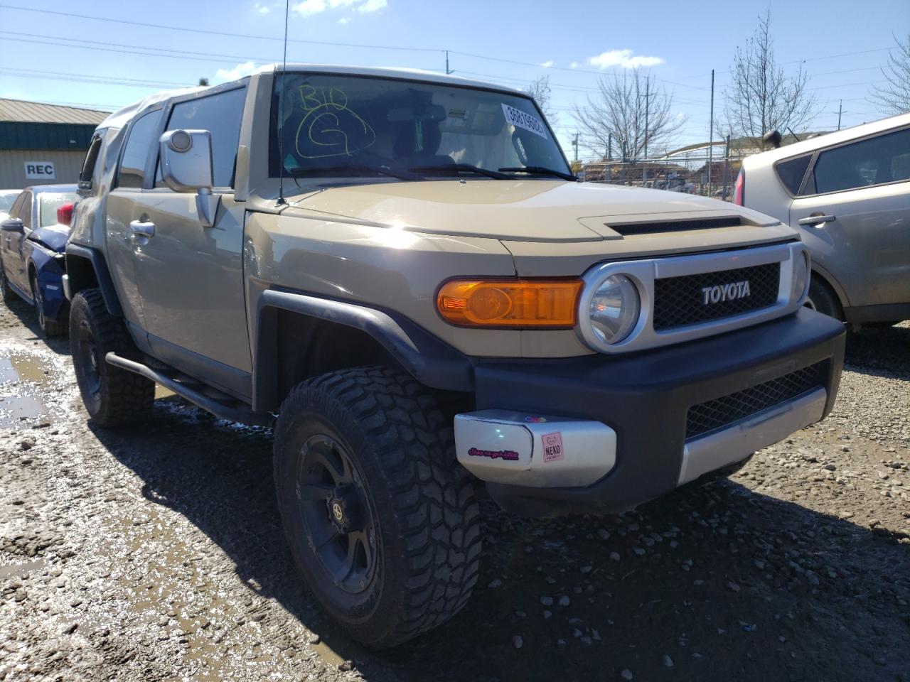 Photo 1 from auction – 2012 TOYOTA FJ CRUISER with VIN JTEBU4BF6CK129192